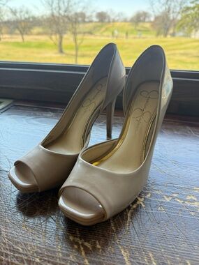 Jessica Simpson Beige Peep-Toe Stiletto Pumps